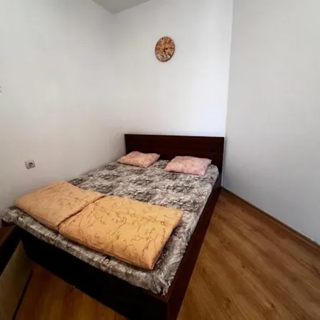 Sunny Apartment *